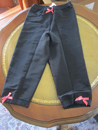 Vtg black pink bows - black, jantzen