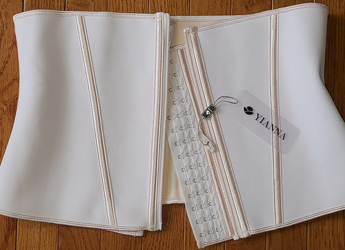 Nwt yianna waist trainer - nwt,